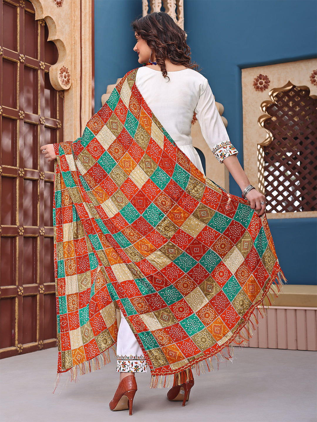 WHITE KURTA PANT WITH DUPATTA